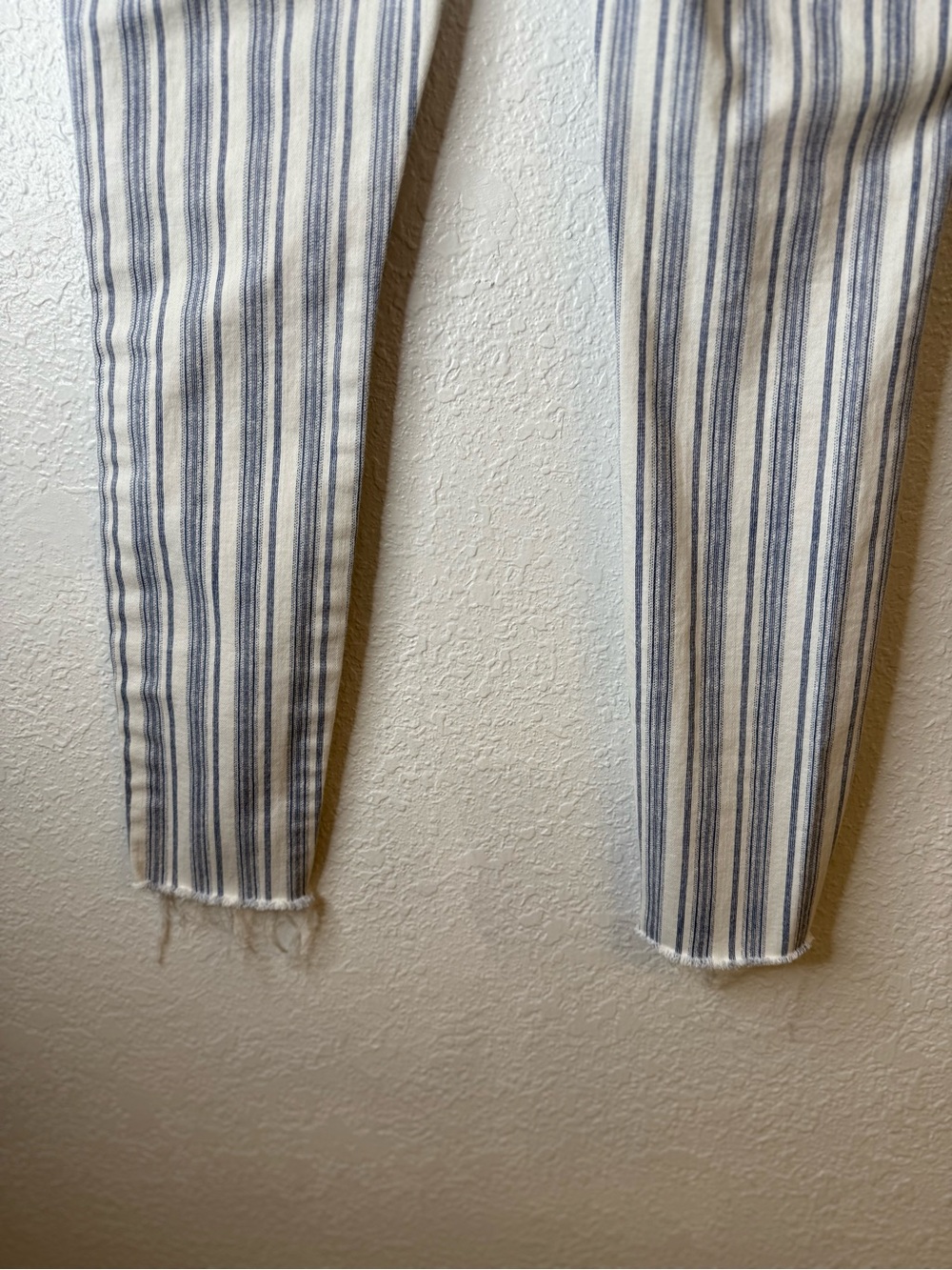 FRAME Le Skinny de Jeanne Crop Jeans 25 Blue White Stripe Raw Hem - Picture 7 of 13
